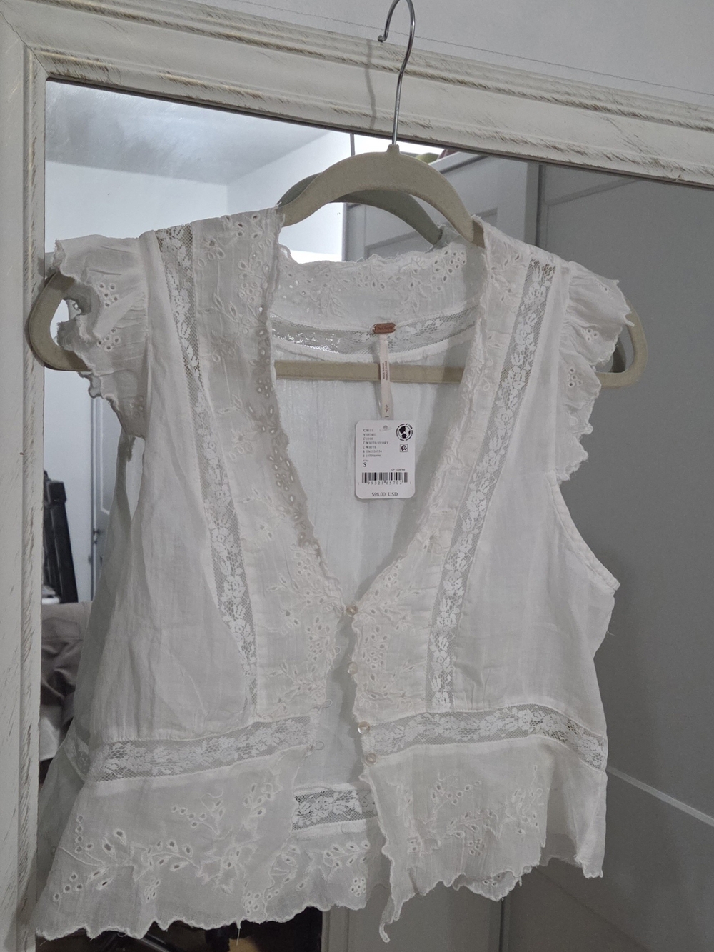 Free People White Eyelet & Lace Top – NWT – Size S
